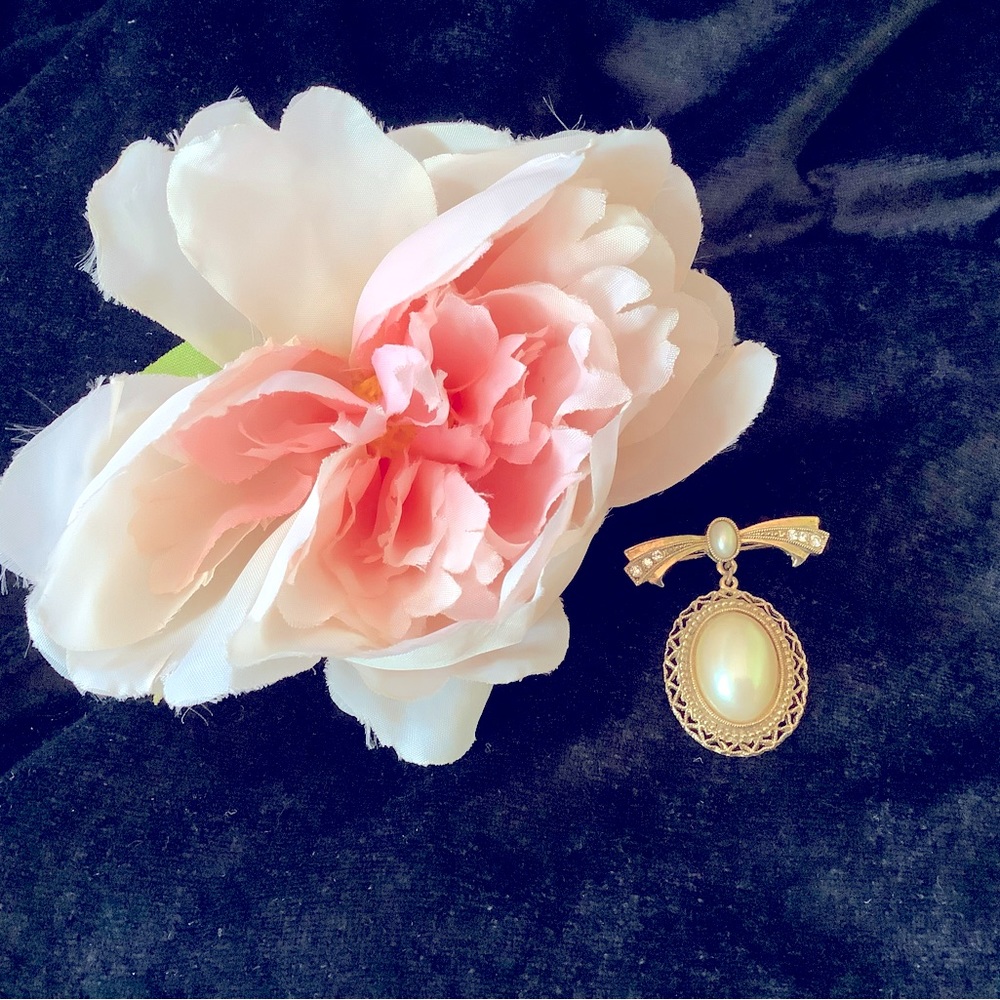 Vintage Faux Pearl & Rhinestone Drop Brooch Pin - Picture 5 of 9